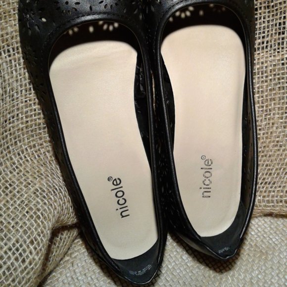 Women's  NICOLE  Black Shoes 7 W - Picture 3 of 7